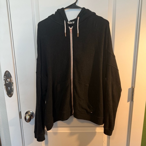 Volcom Black Oversized Hoodie Sweatshirt - Picture 1 of 4